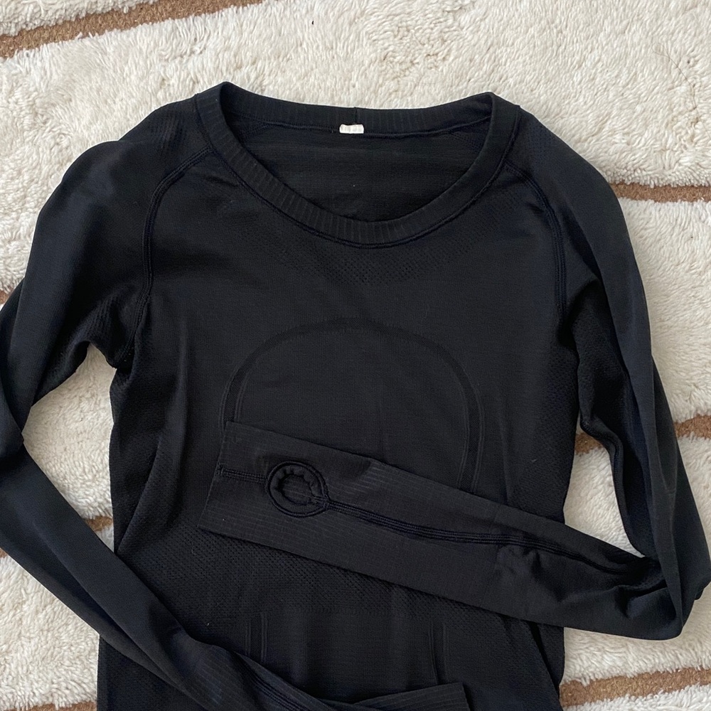 Lululemon Women's Black Long Sleeve Top